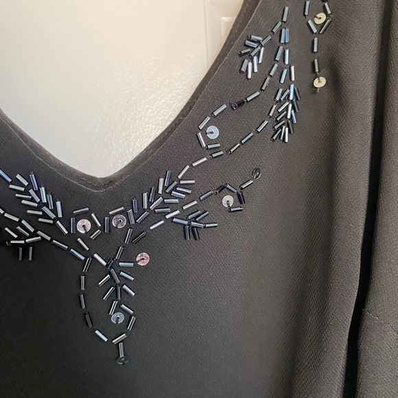 Gorgeous little black dress - Picture 3 of 4